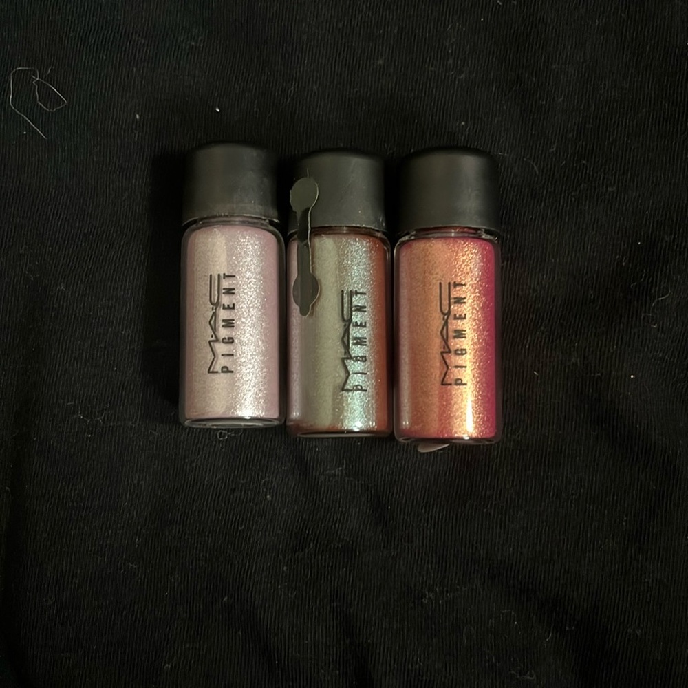 ‼️AUTHENTIC‼️Mini MAC Pigments ‼️NEW‼️ (3 pieces)
